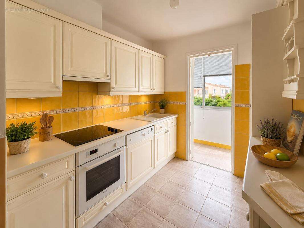 Appartement à SIX-FOURS-LES-PLAGES