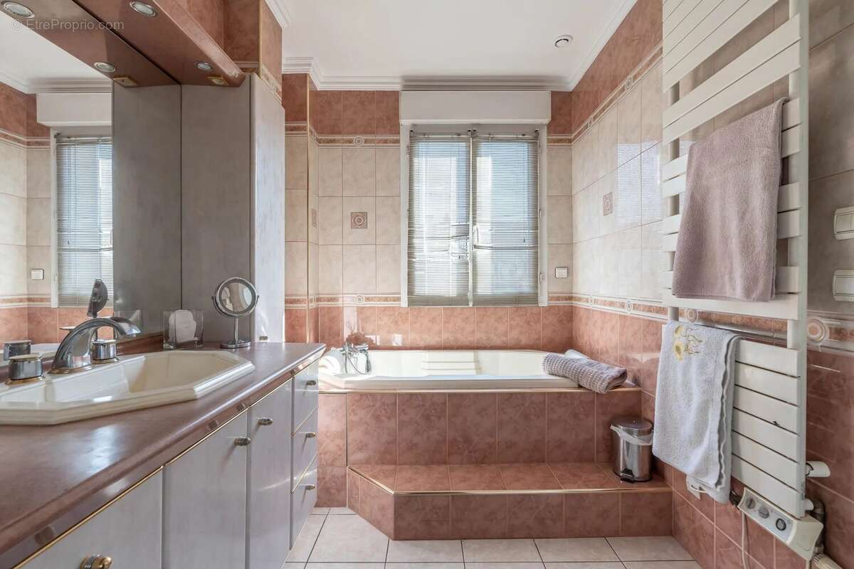 Maison à LE PERREUX-SUR-MARNE