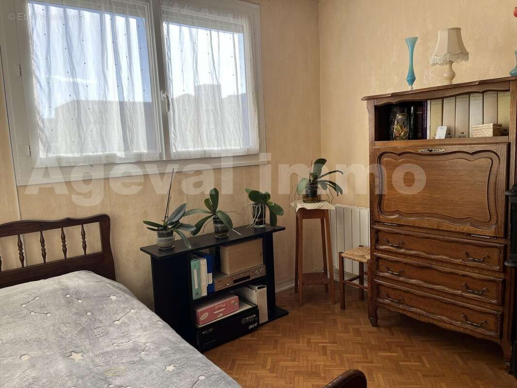 Chambre exposé  l&#039;Est (2) - Appartement à YERRES