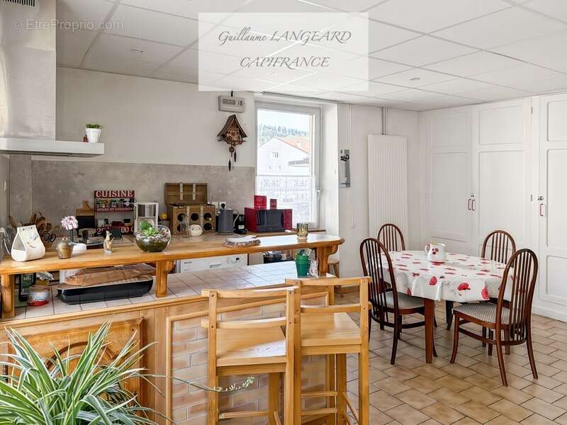 Martignat (01100) - Maison de village en pierres 92 m2, avec dépendances et fort potentiel d'agrandissement - photo 3