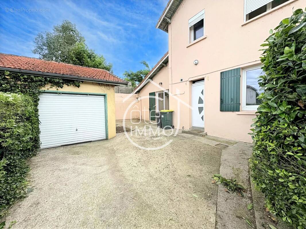 Maison à GARDONNE
