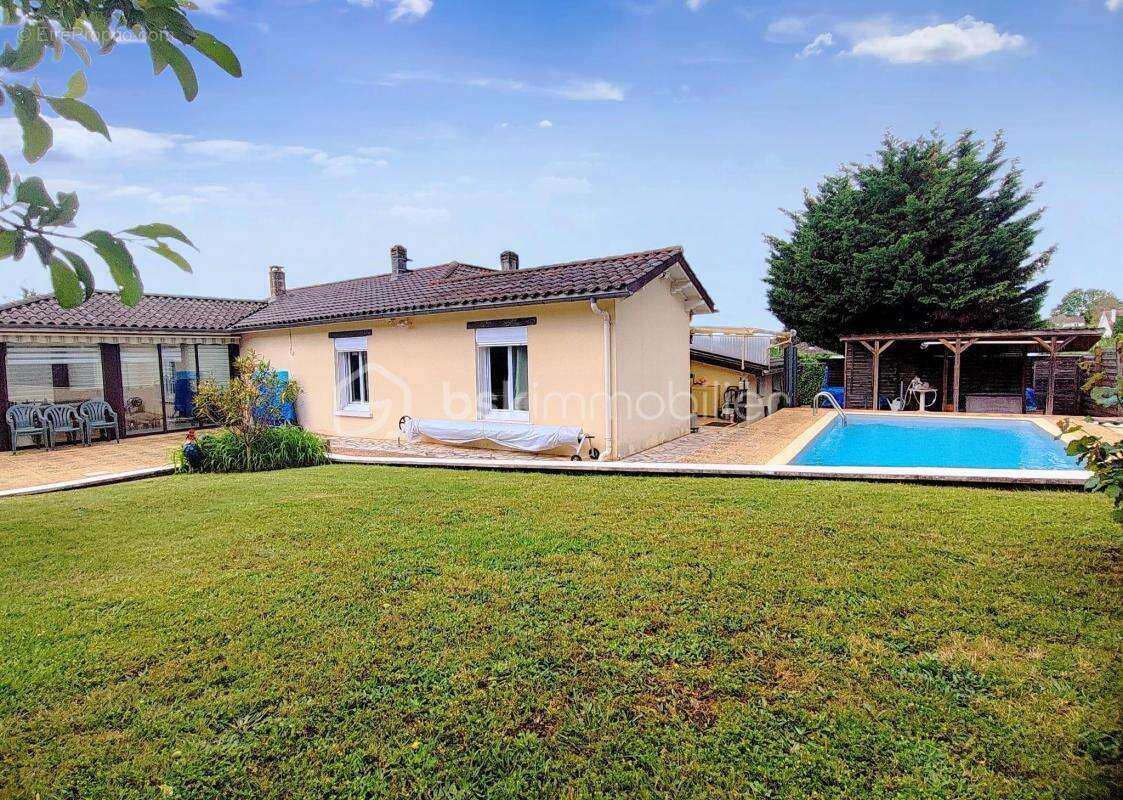 Maison à CREYSSE