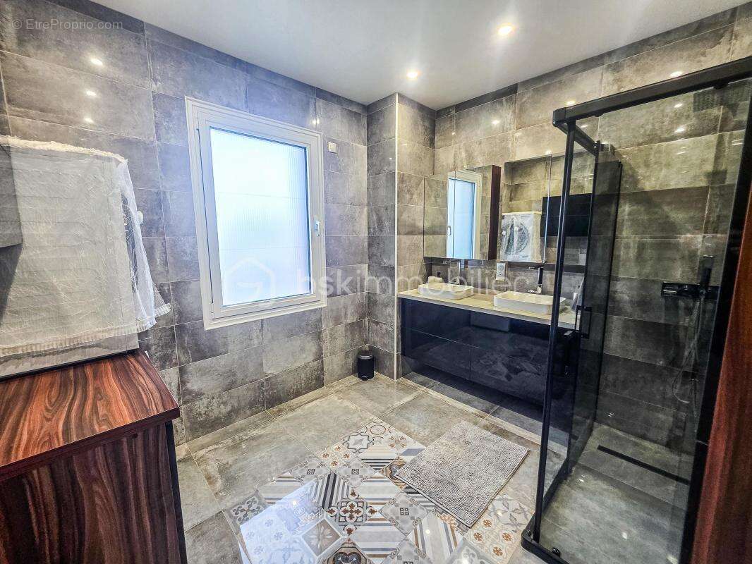 Maison à FONTAINEBLEAU