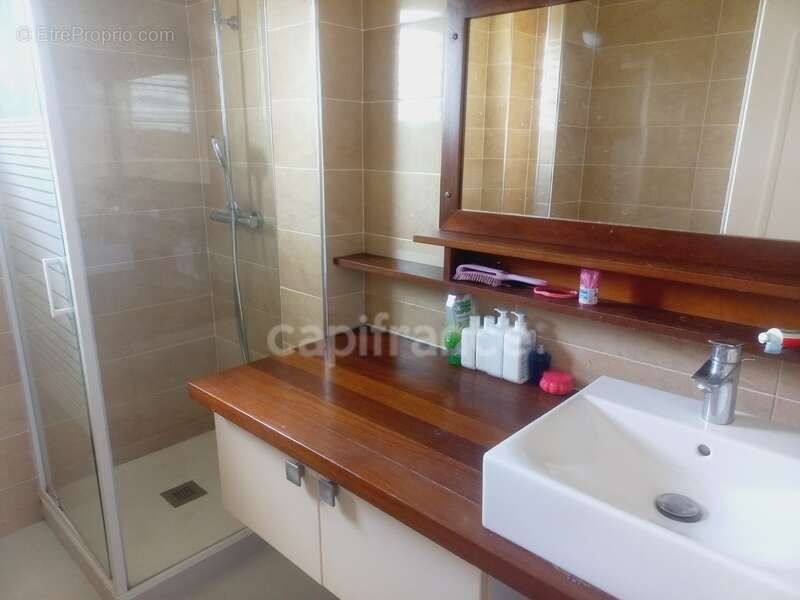 Appartement à BAIE-MAHAULT