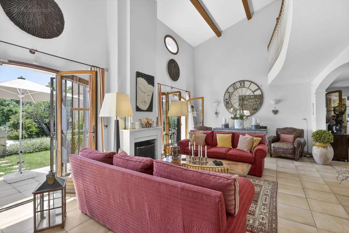 Maison à VALBONNE