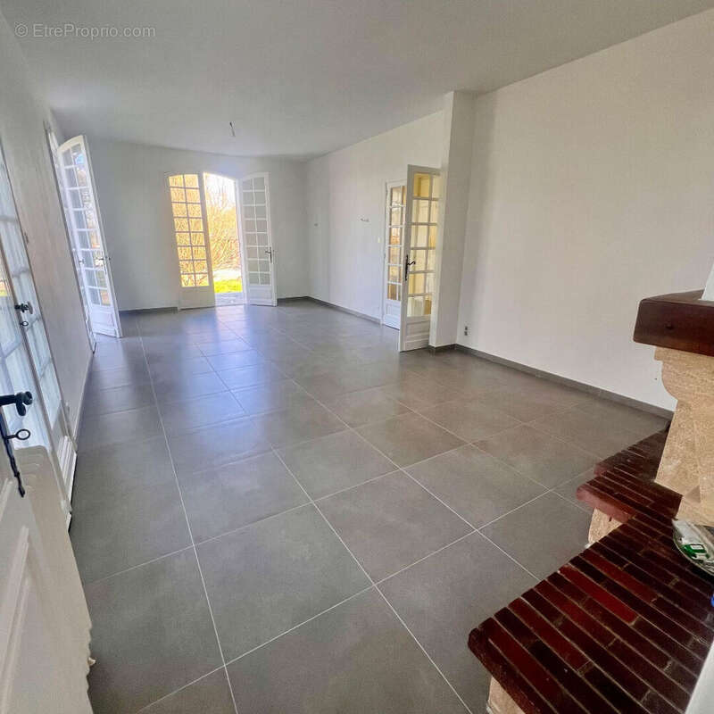 Maison à SAINT-SULPICE-ET-CAMEYRAC