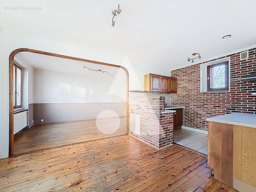 Maison à ROZIER-EN-DONZY