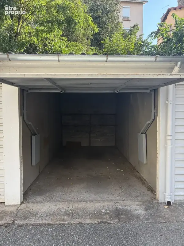 Parking à vendre à Lyon-7e (69007) - photo 1