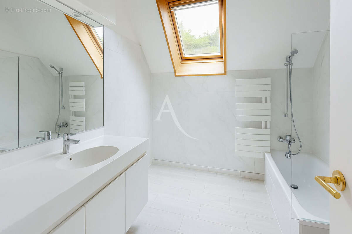 Maison à LA QUEUE-EN-BRIE