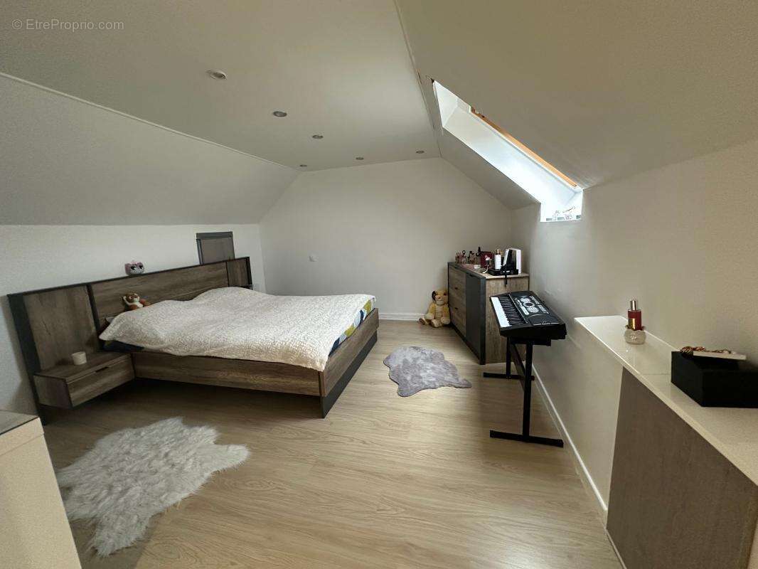 Maison à SAINT-GERMAIN-LES-ARPAJON