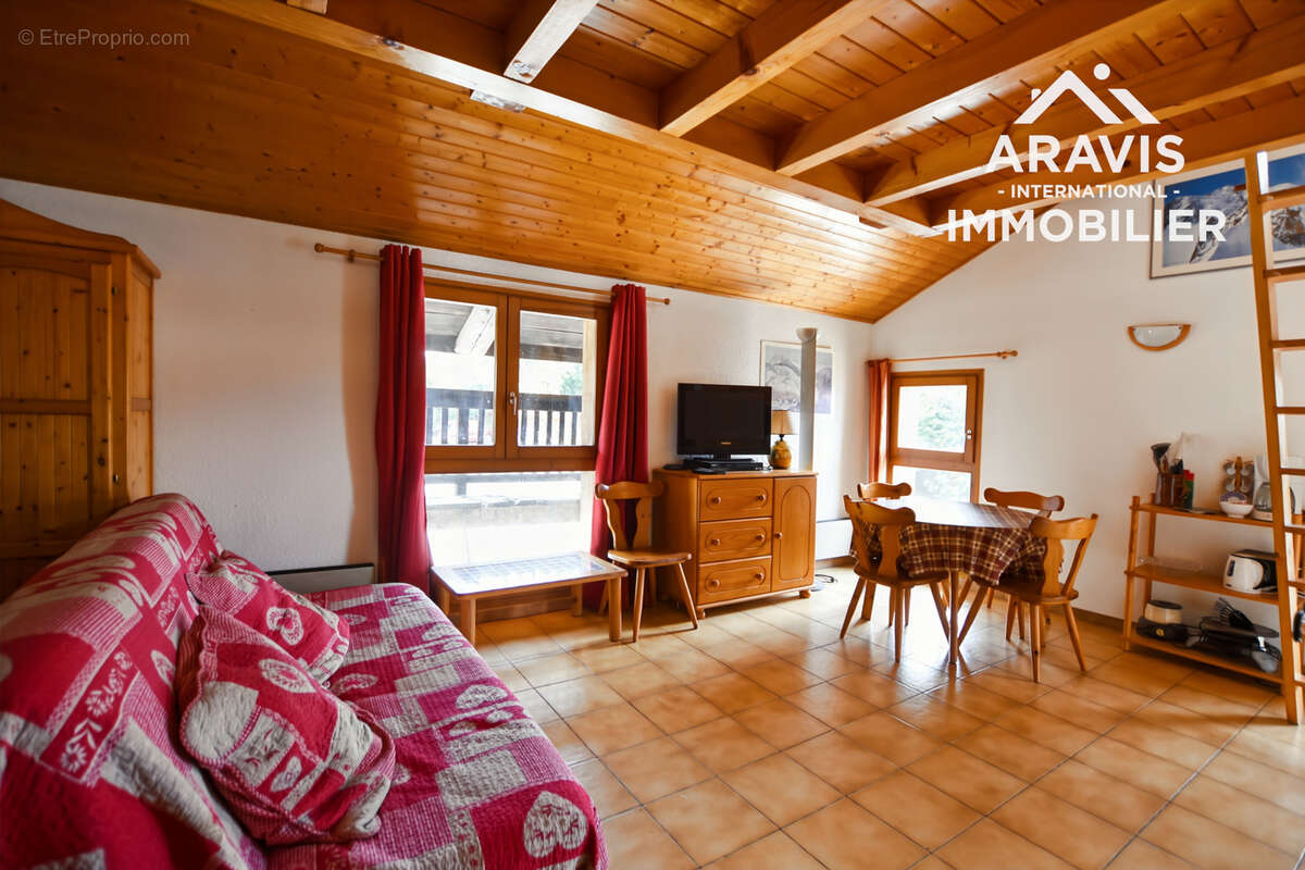 Une opportunité rare au cœur du village des Carroz ! - photo 25