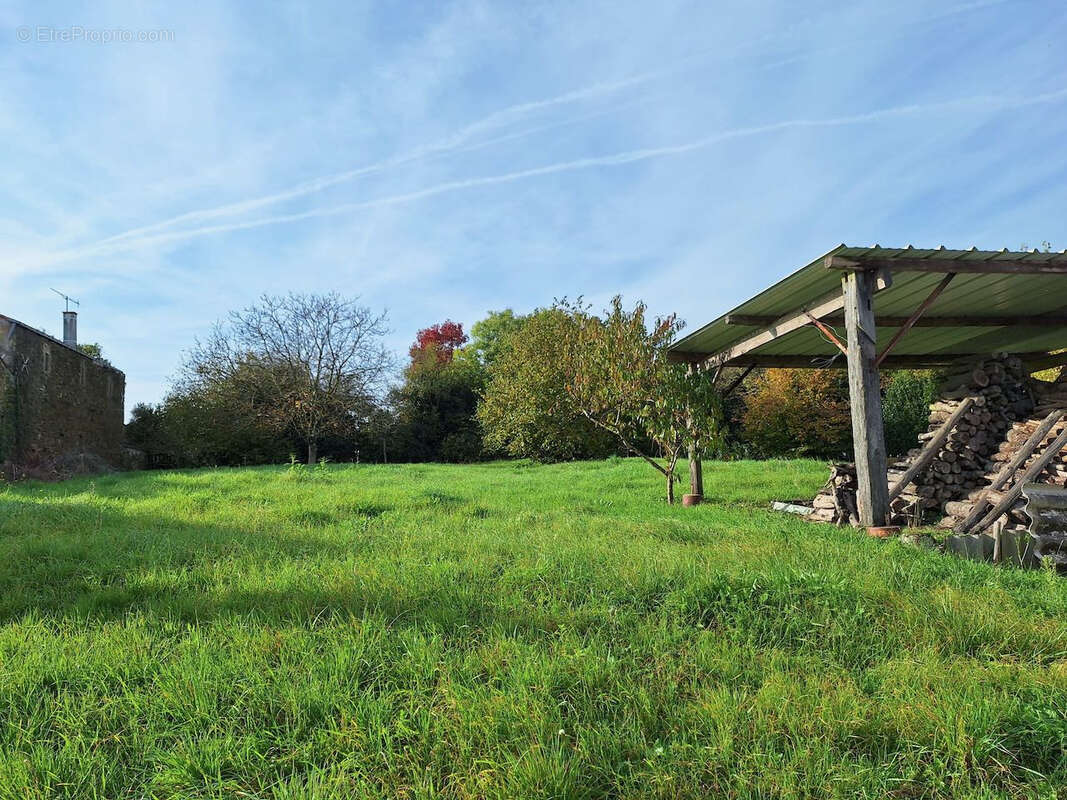 Jolie maison en pierre à rénover - photo 10