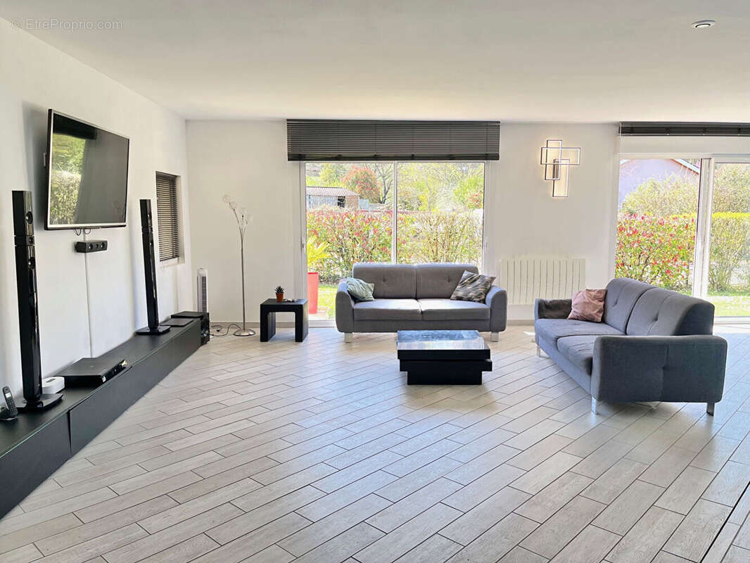 Maison à BOURGOIN-JALLIEU