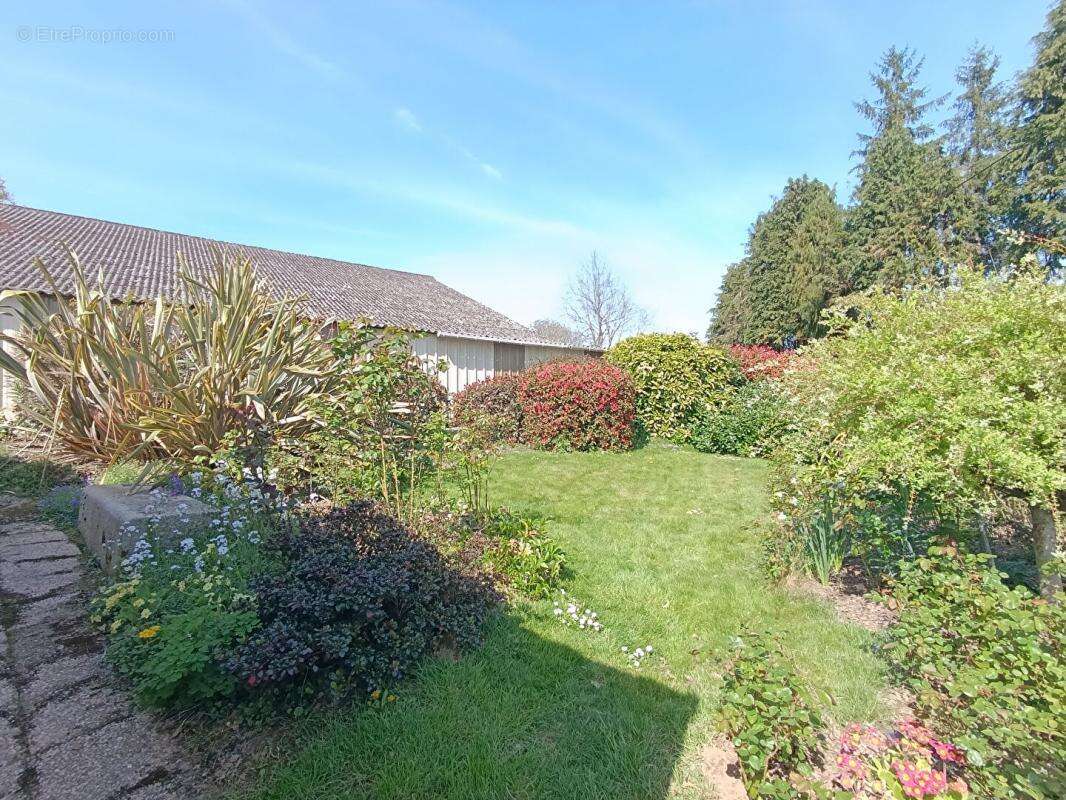 Maison à SAINT-GERAND