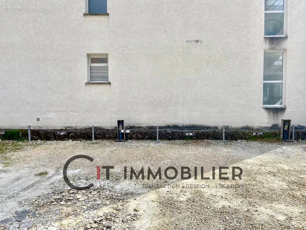 Parking à LE PONT-DE-BEAUVOISIN