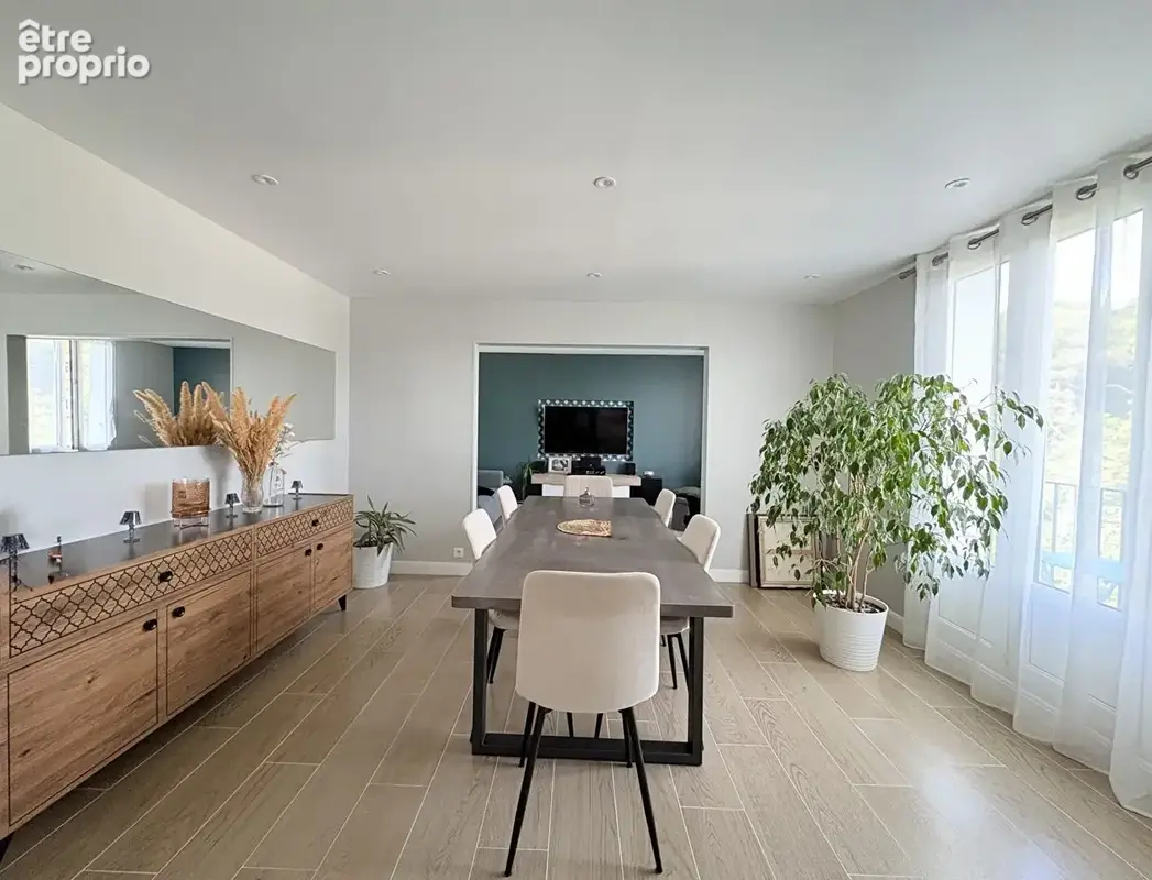 Magnifique Appartement Rénové Avec Balcon à Tours - photo 2