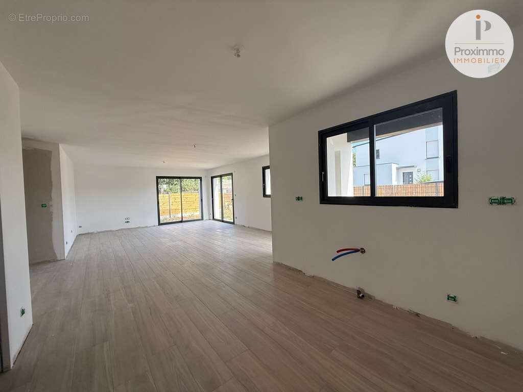 BAINS-SUR-OUST ? Maison contemporaine neuve de plain-pied ? 3 chambres ? Garage - photo 3