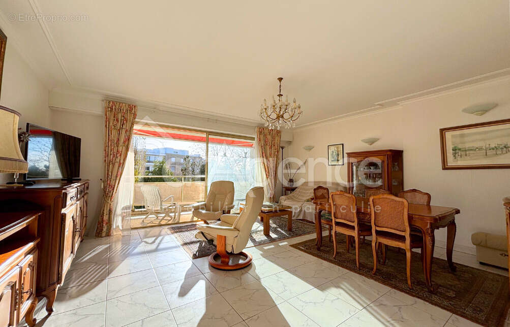 Appartement T5 - Centre-ville - Aperçu mer - photo 3