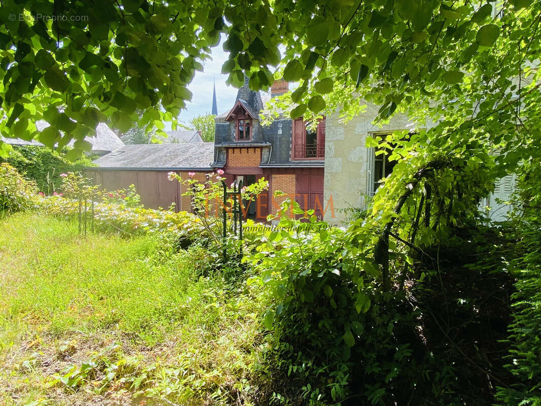 Maison à COUR-CHEVERNY