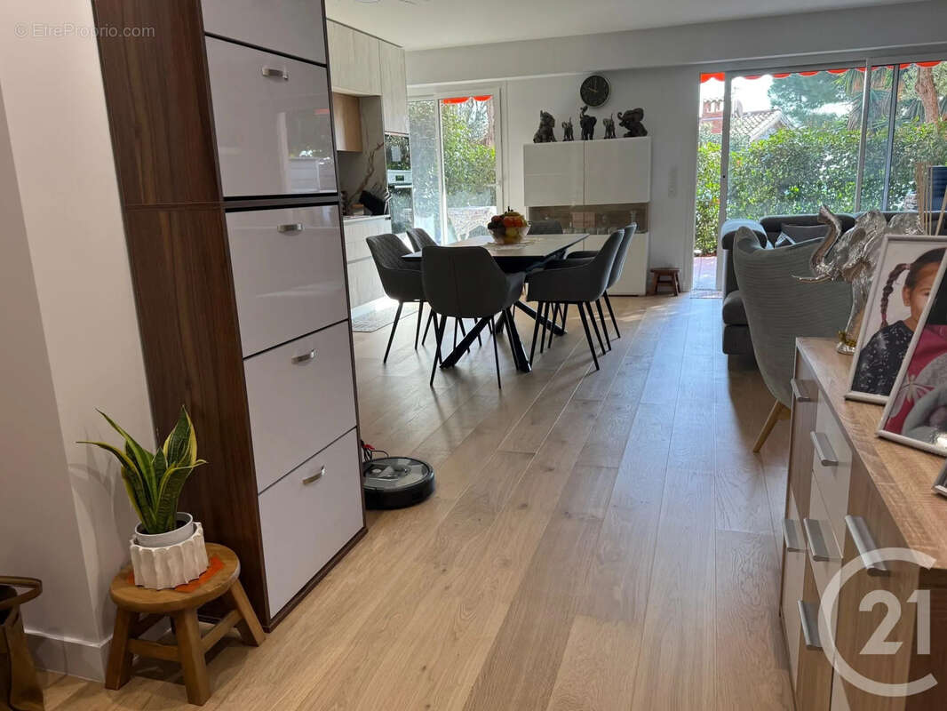 Appartement à ROQUEBRUNE-CAP-MARTIN