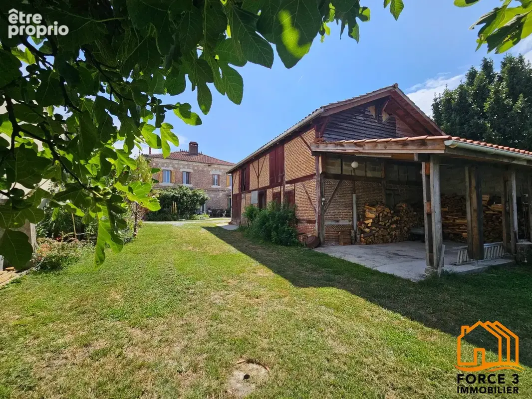 Maison à SAINT-JULIEN-EN-BORN
