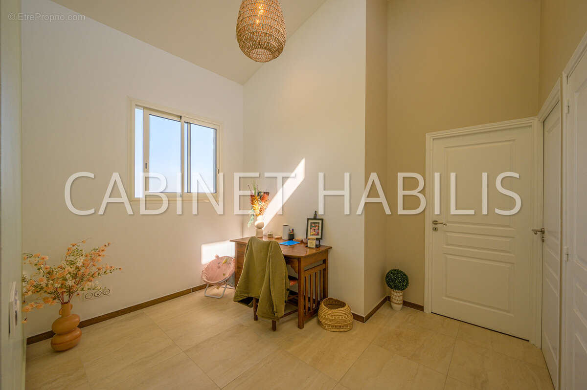 A VENDRE -VILLA T6  224.40 m2 environ - ENTRE-DEUX - 690 000 € - photo 11