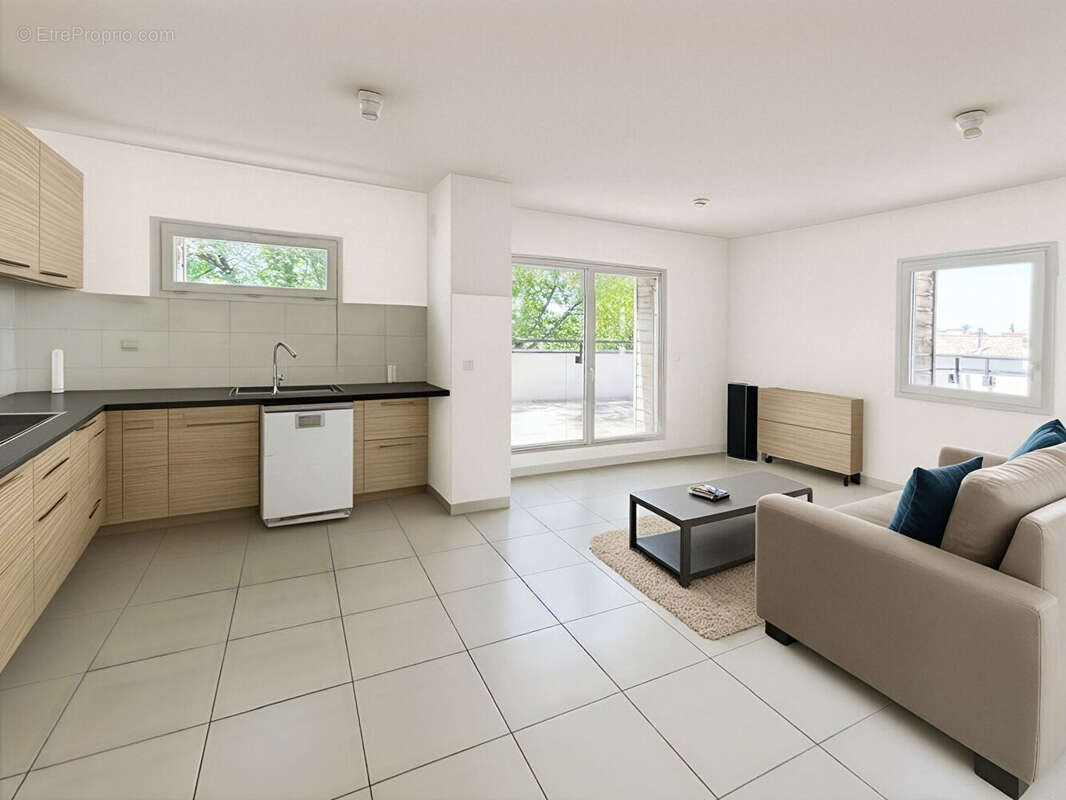 DERNIER ETAGE 3 terrasses Plein centre - photo 2