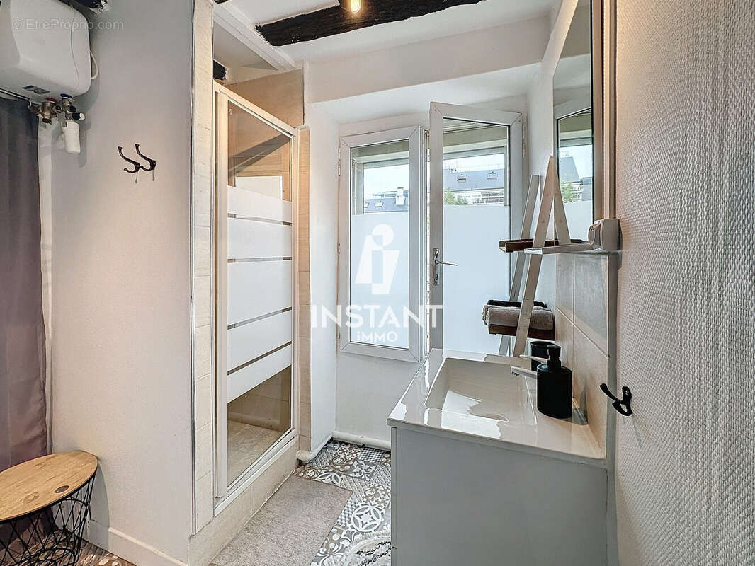 Appartement à PARIS-14E
