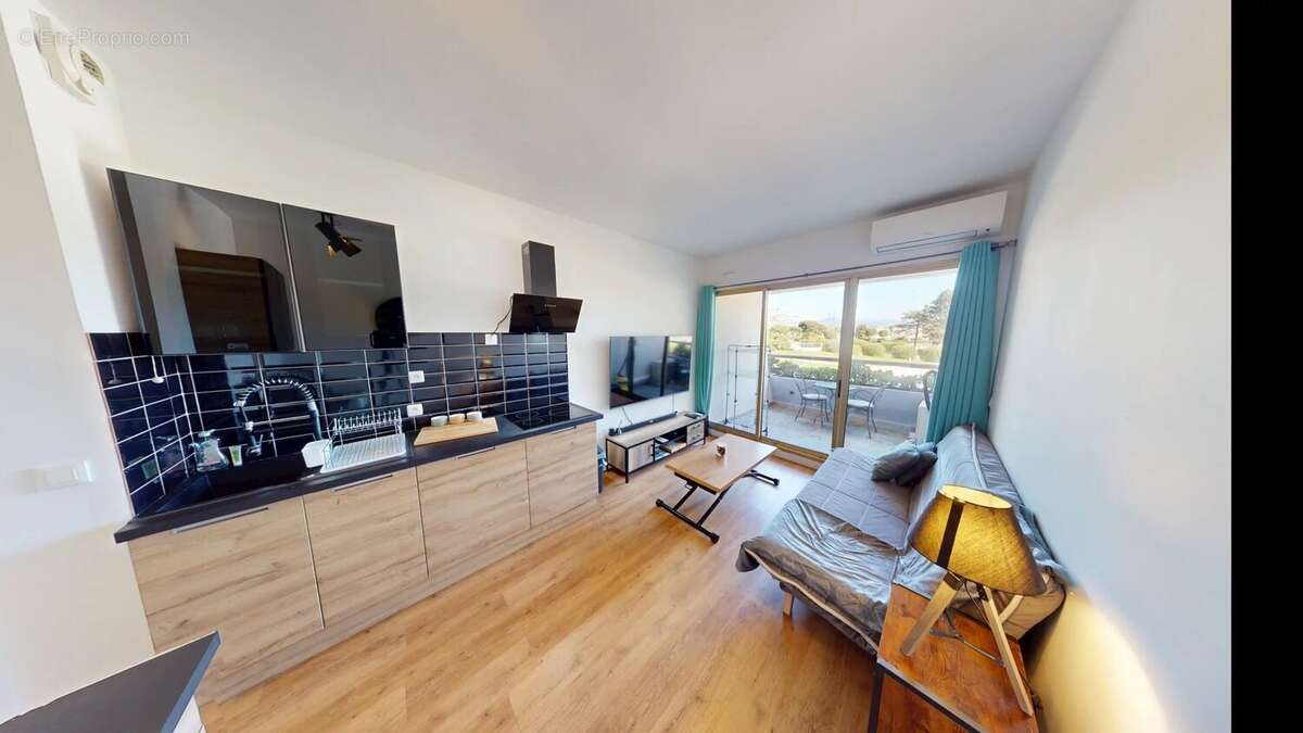 Appartement à VILLENEUVE-LOUBET