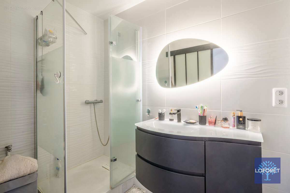 Appartement à LES PAVILLONS-SOUS-BOIS