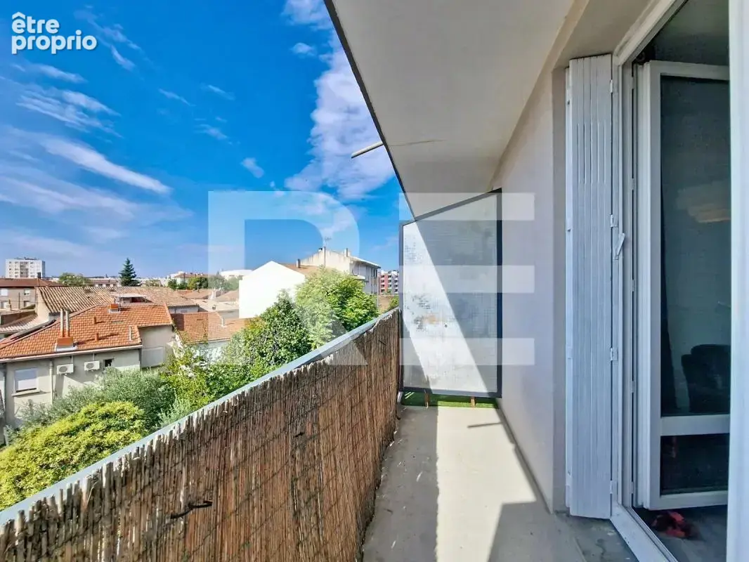 Apt T2 balcons avec 1 chambre, une cave, un parking sécurisé - photo 1