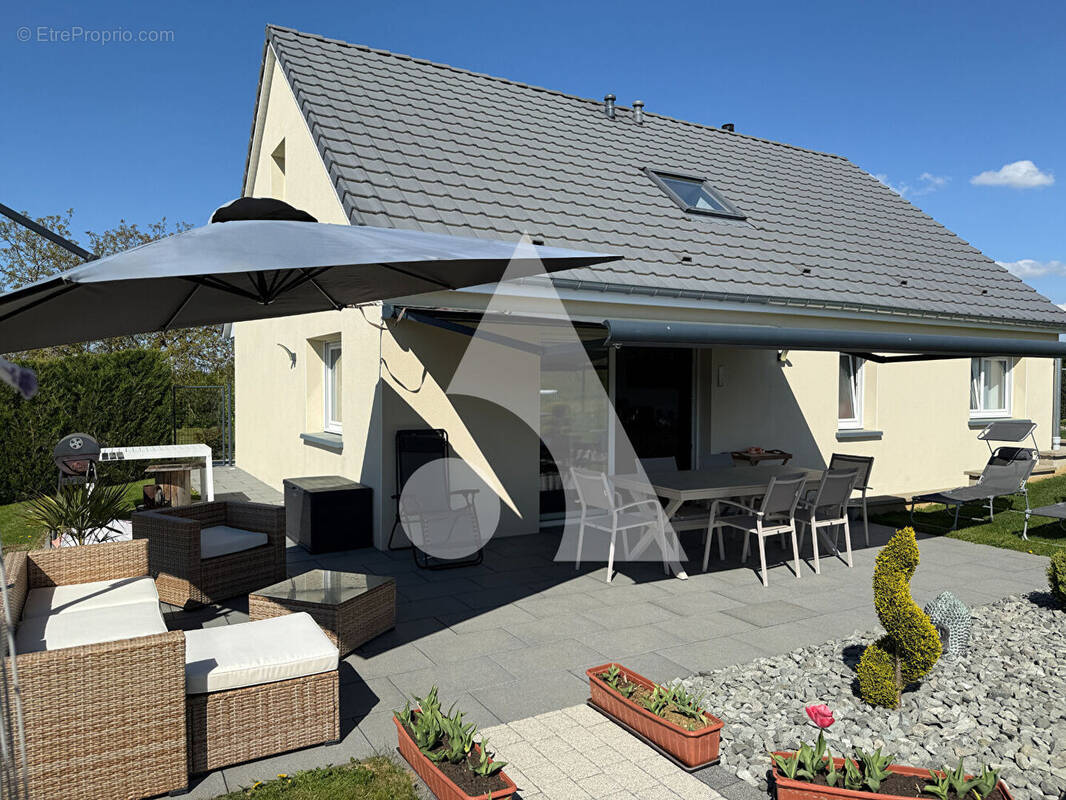 Maison à MONTBOUTON