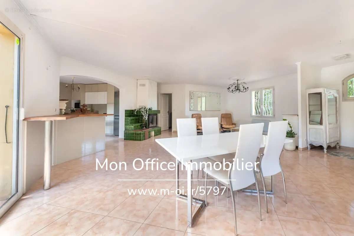 Référence : 5797-GBE - Maison 5 pièces avec piscine et pool house - photo 13