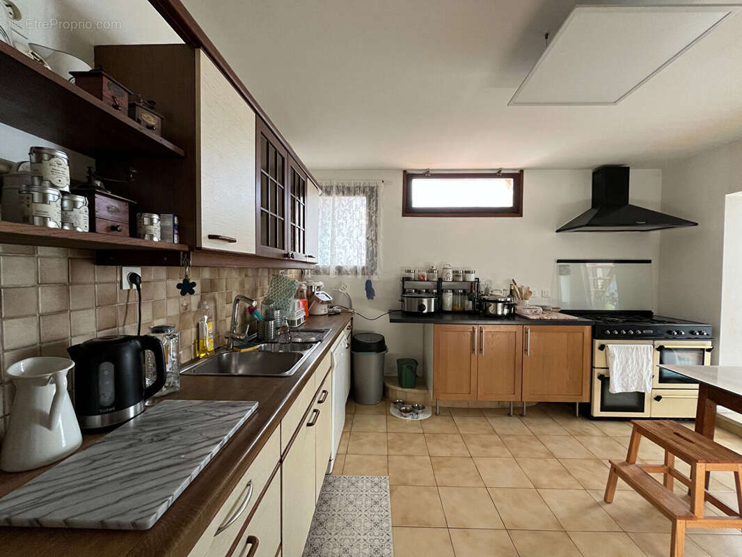 Appartement à CHATEAUNEUF-DE-GADAGNE