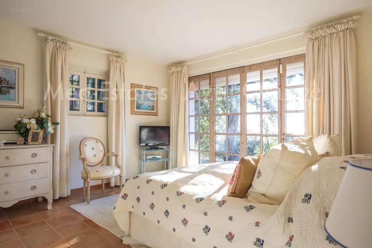 Maison à LA GARDE-FREINET