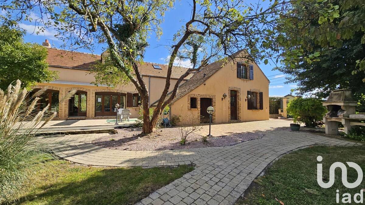 Photo 1 - Maison à CHATENAY-SUR-SEINE