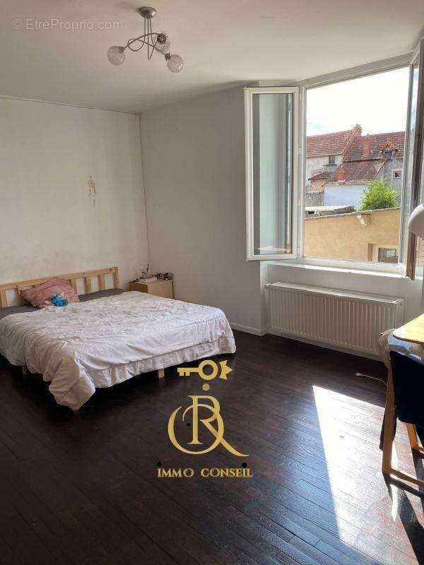 Appartement à COMMENTRY