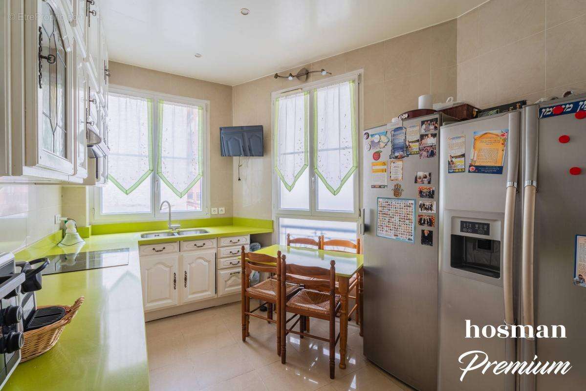 Appartement à PARIS-8E