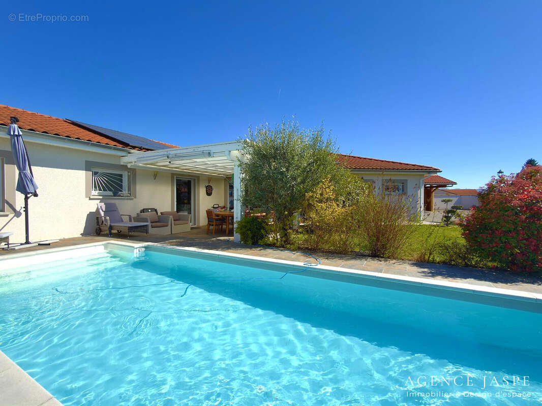 Maison à SAINT-CYPRIEN