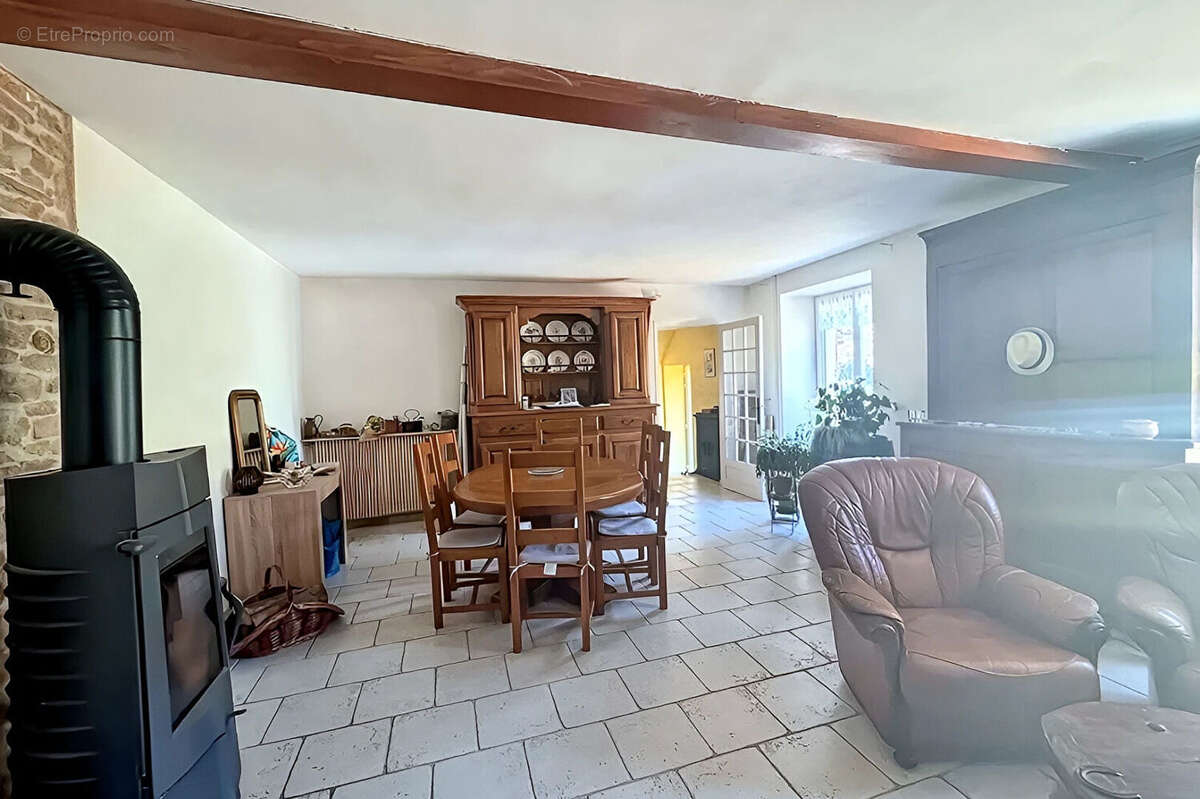 Charmante maison 3 chambres avec piscine à Rainans - photo 6
