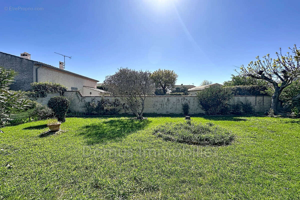 Maison à MORIERES-LES-AVIGNON