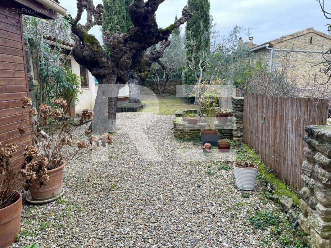 Maison à GOUDARGUES