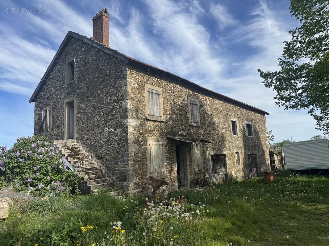 Maison à RIEUPEYROUX