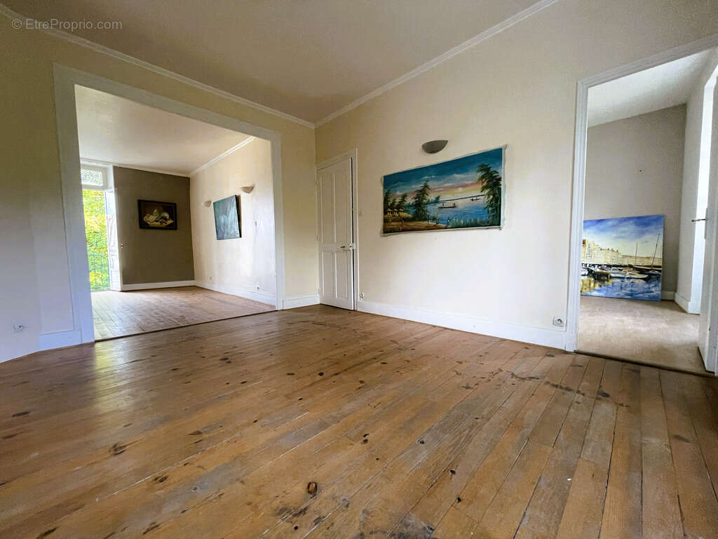 Appartement à SAINT-NAZAIRE-LES-EYMES
