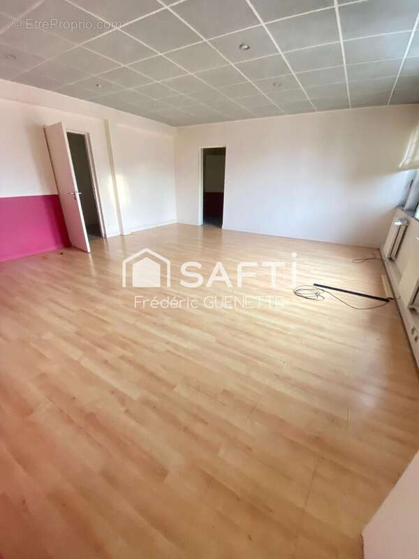 Photo 8 - Commerce à NIORT