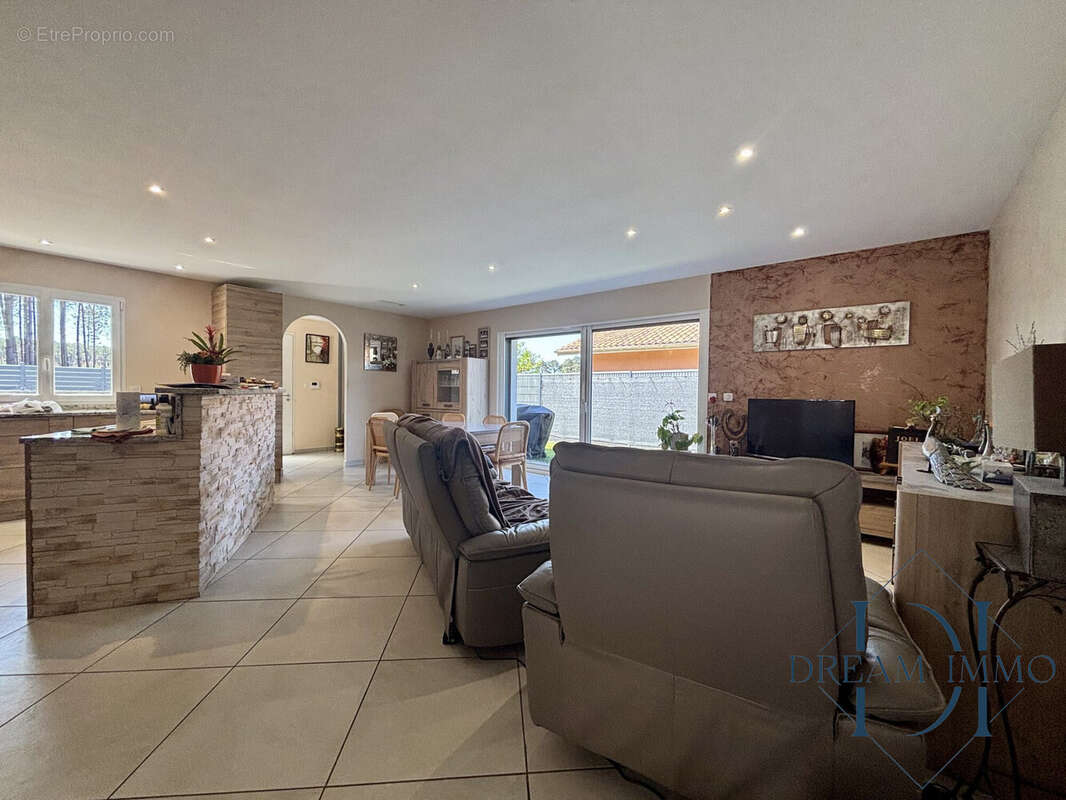 Maison à LIT-ET-MIXE