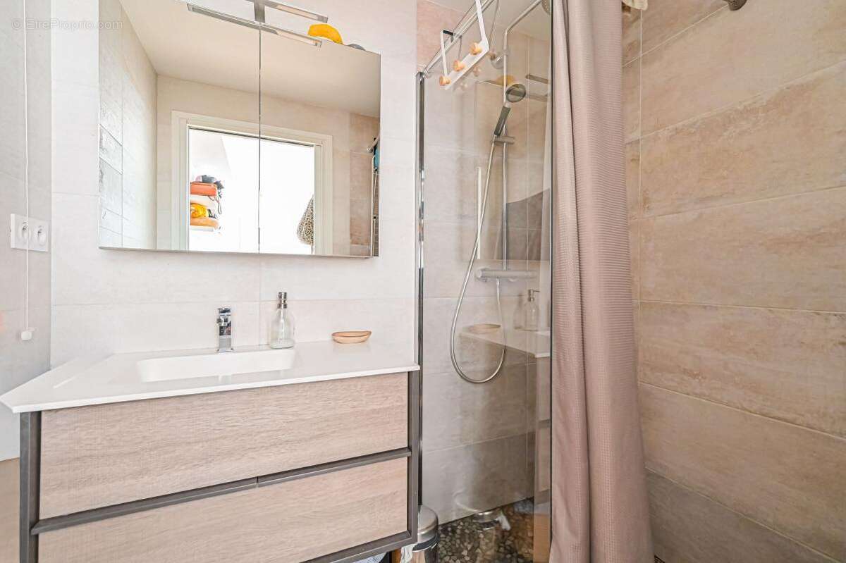 Appartement à PARIS-19E