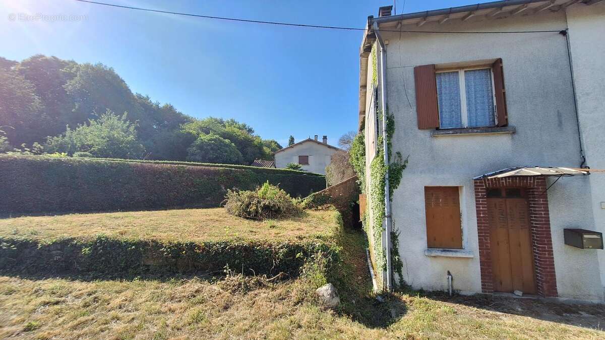 Maison à CHALUS