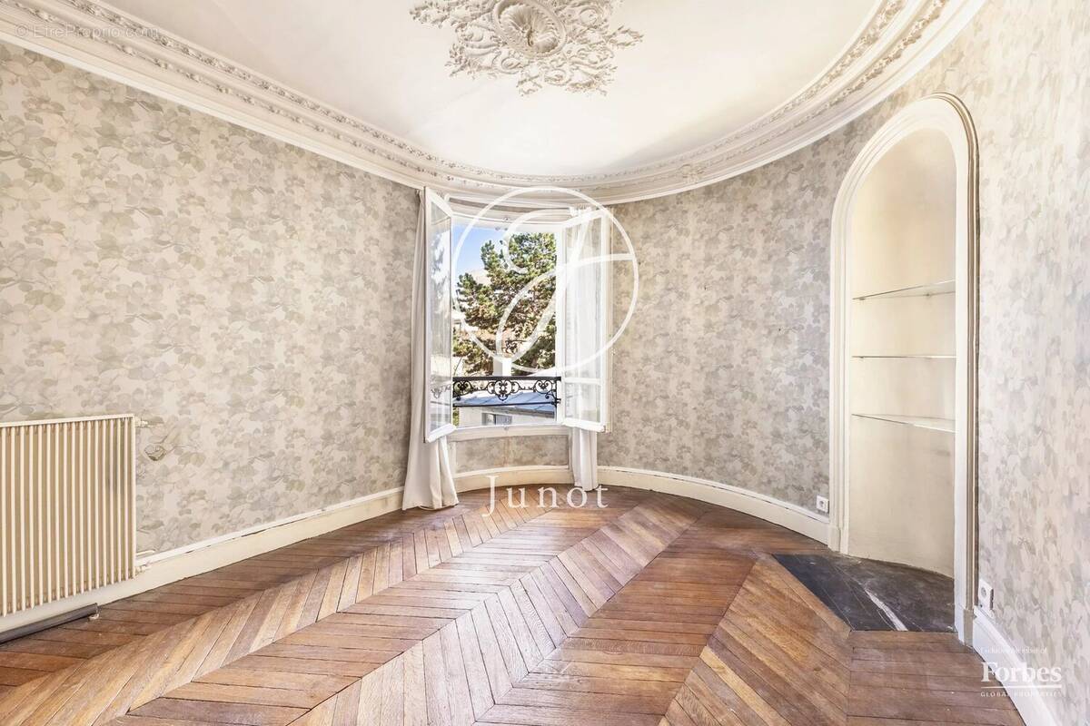 Appartement à LEVALLOIS-PERRET