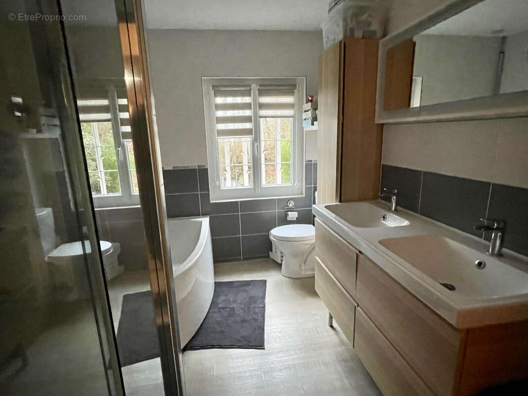 Maison à CHAMPIGNOLLES